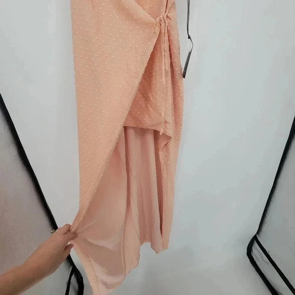 NWT Revolve Privacy Please Rasika Gown in Blush Pink Dotted Texture Xsmall - Picture 5 of 7